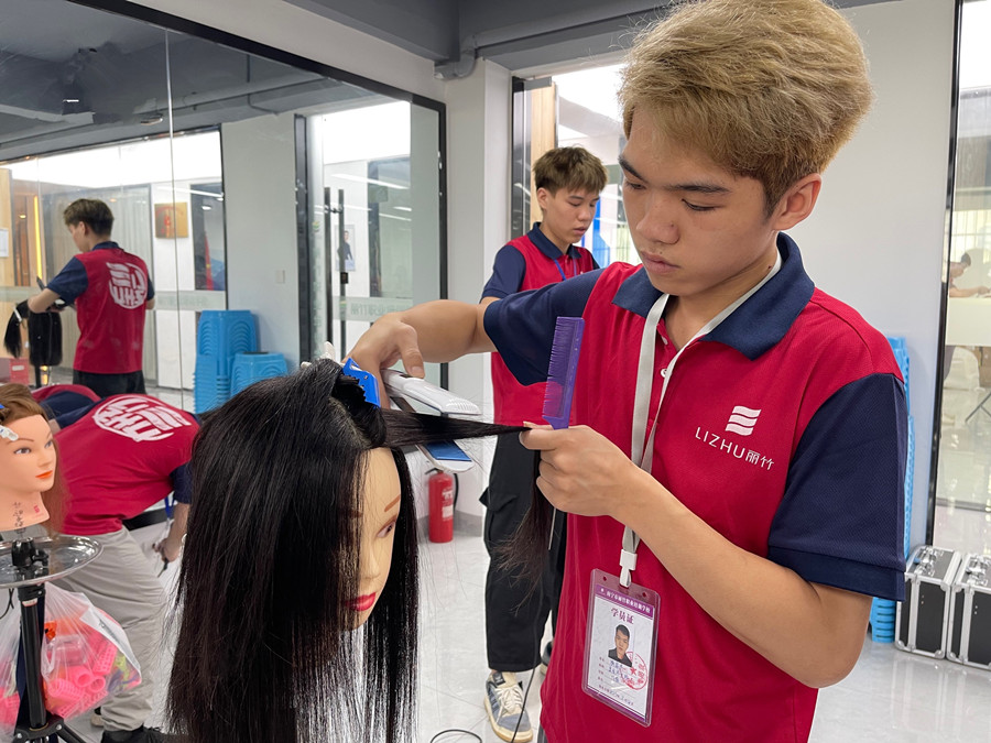 廣西養(yǎng)發(fā)養(yǎng)發(fā)學(xué)校： 令頭發(fā)快速增長的食物