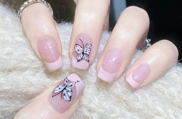 法式蝴蝶美甲，南寧美甲進修學(xué)校分享教程