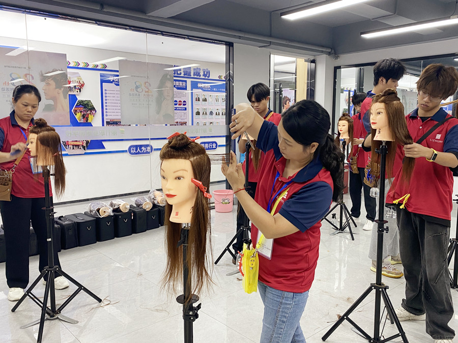 想在廣西學(xué)女士剪發(fā)，廣西美發(fā)怎么招生