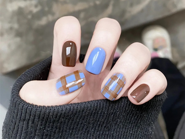 清新藍(lán)格紋美甲，南寧美甲訓(xùn)練